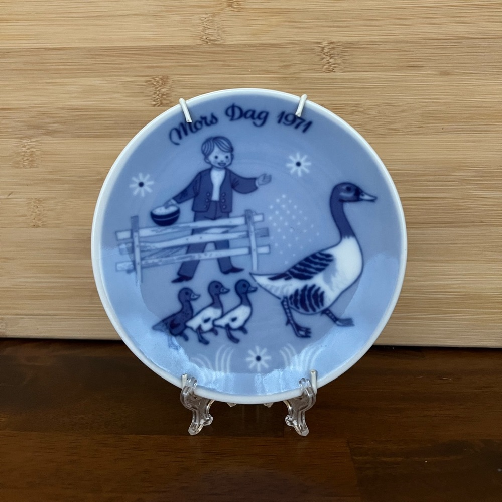 Vintage 1971 Porsgrund Mother’s Day Plate